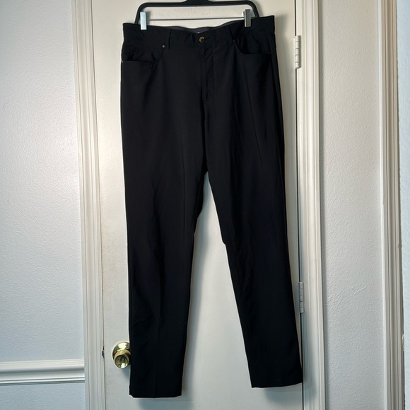 Men's Black VRST Limitless Athletic Fit 5 Pocket Chino Pant Size 36 x 32 - Picture 2 of 10